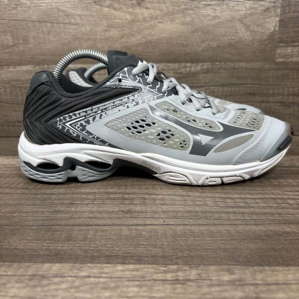 Mizuno Wave Lightning Z5 Gray Womens US Size 7.5 EUR 38 430263.9191 Sneakers
